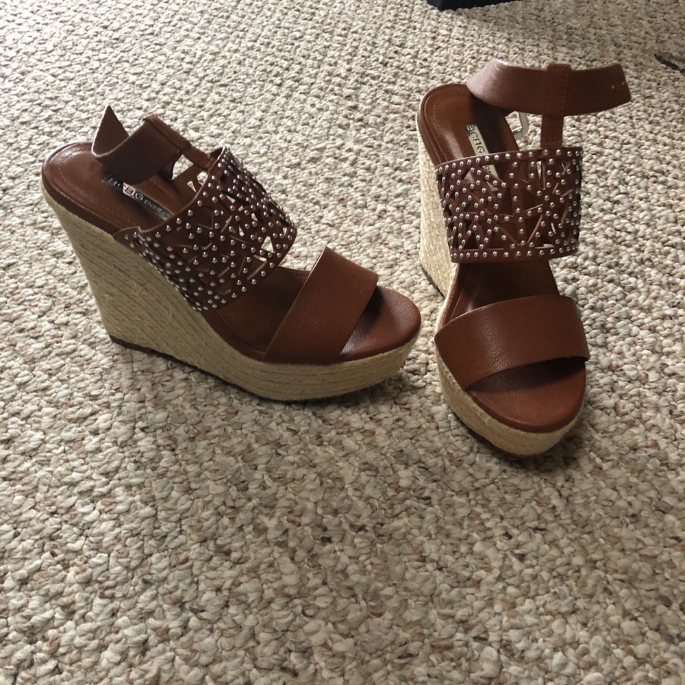 Bcbg Generation brown wedges for sale!✨💗📸